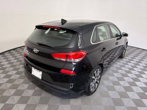 Used 2020 Hyundai Elantra GT w/ Style Package 02 FWD image 6