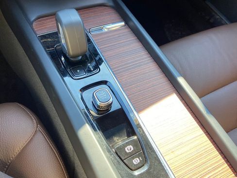 Used 2025 Volvo V60 B5 Cross Country Plus image 20