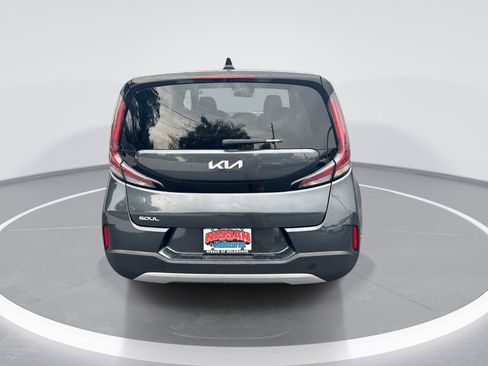 Used 2025 Kia Soul LX w/ LX Technology Package FWD image 5