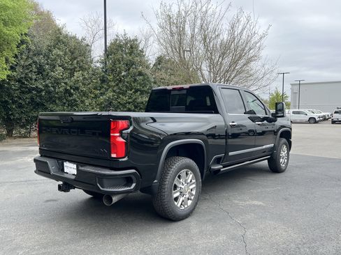 New 2026 Chevrolet Silverado 2500 High Country w/ Technology Package AWD/4WD image 9