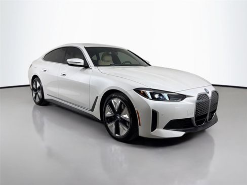 Certified 2025 BMW i4 xDrive40i w/ Premium Package AWD/4WD image 3