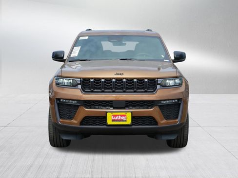 New 2026 Jeep Grand Cherokee L Limited AWD/4WD image 2