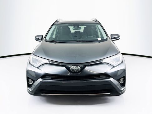 Used 2018 Toyota RAV4 XLE image 2
