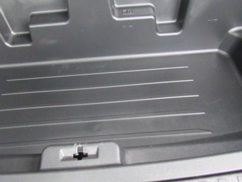 Used 2025 Chevrolet Traverse LT FWD image 10