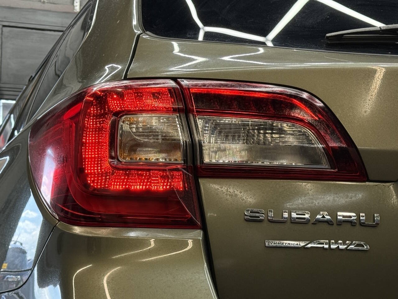 Used 2018 Subaru Outback 3.6R Touring w/ Protection Package #1 AWD/4WD image 14