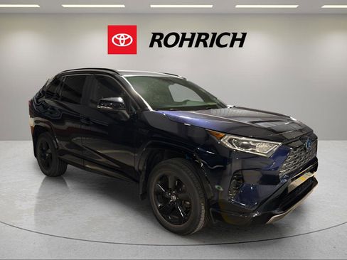 Used 2020 Toyota RAV4 XSE w/ All Weather Liner Package image 2
