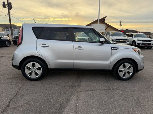 Used 2016 Kia Soul EV image 9