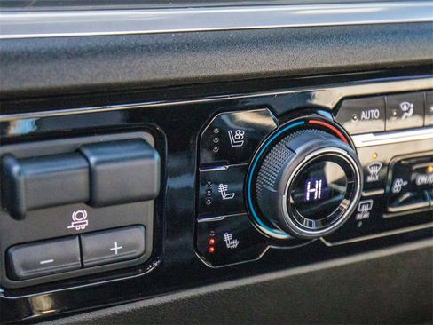 Used 2025 Chevrolet Silverado 2500 High Country w/ High Country Premium Package image 34