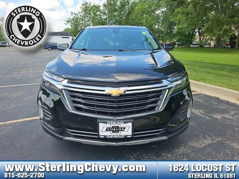 Used 2023 Chevrolet Equinox LT w/ Driver Convenience Package image 2