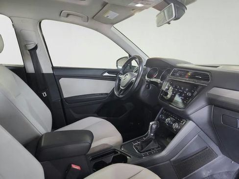 Used 2019 Volkswagen Tiguan SE FWD image 22