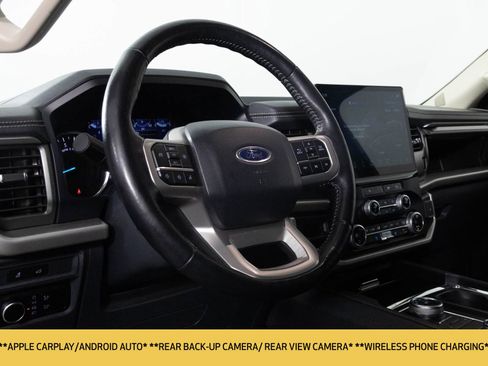 Used 2024 Ford Expedition Max XLT image 5