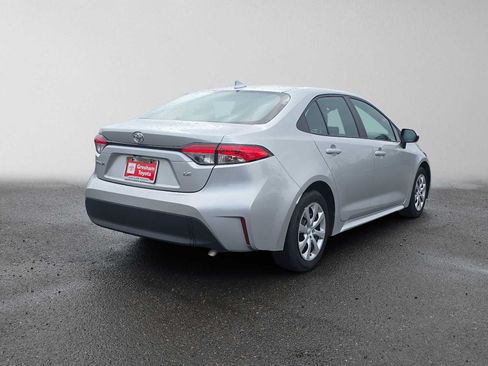 Used 2025 Toyota Corolla LE FWD image 3