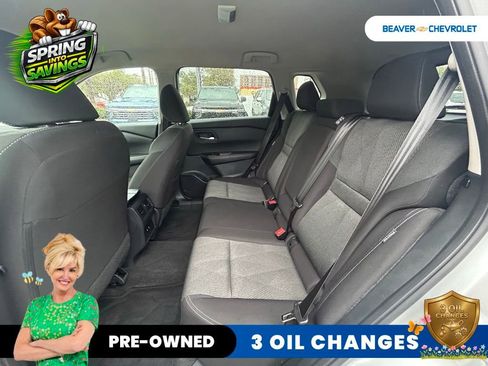 Used 2025 Nissan Rogue SV image 14