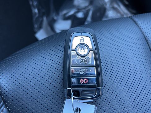 New 2026 Lincoln Aviator AWD image 39