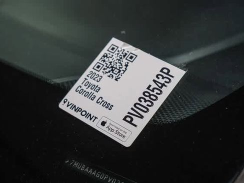 Certified 2023 Toyota Corolla Cross LE image 31