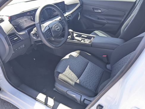 New 2026 Nissan Sentra SV w/ SV Convenience Package FWD image 9