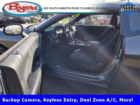 Used 2023 Dodge Challenger SXT image 2