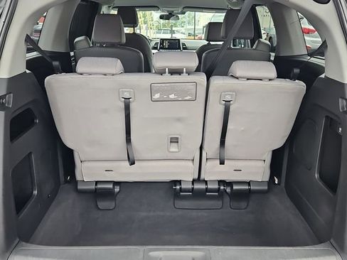 Used 2018 Honda Odyssey EX image 17