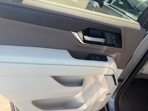New 2026 GMC Yukon Denali w/ Advanced Technology Package AWD/4WD image 12