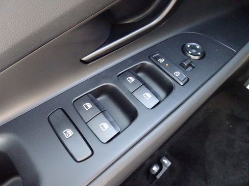 New 2025 Hyundai Elantra SEL image 17