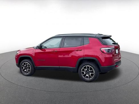 Used 2025 Jeep Compass Trailhawk AWD/4WD image 10
