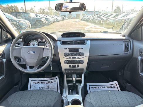 Used 2009 Ford Focus SE image 18