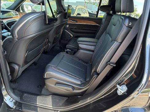 Used 2024 Jeep Grand Cherokee L Summit AWD/4WD image 25