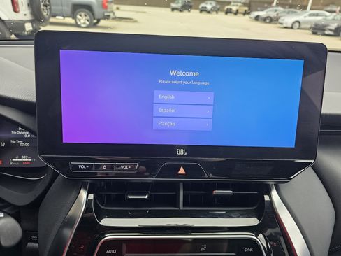 Certified 2023 Toyota Venza Limited image 21