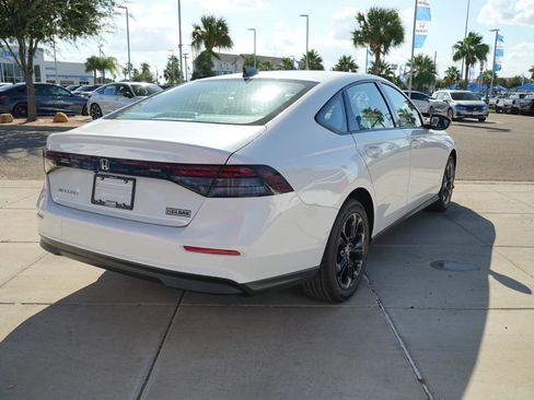 New 2025 Honda Accord SE image 5