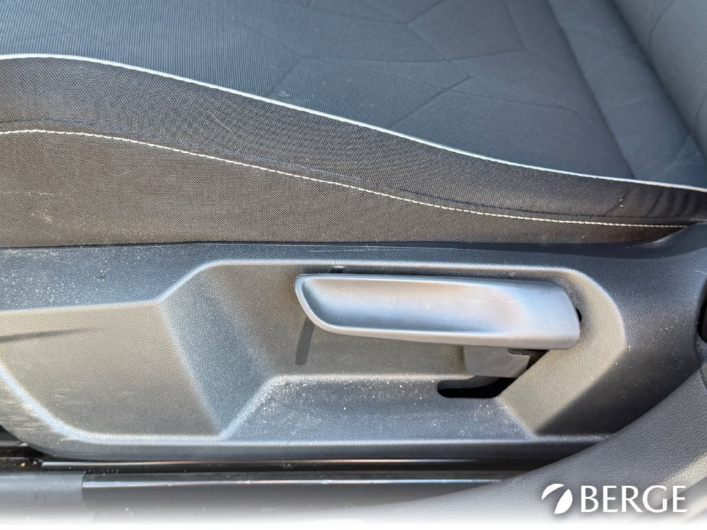 Used 2025 Volkswagen Jetta Sport FWD image 30