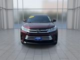 Used 2019 Toyota Highlander LE image 3