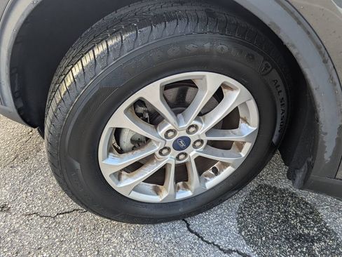 Used 2020 Ford Escape SE FWD image 12