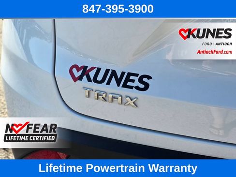 Used 2025 Chevrolet Trax LT FWD image 7
