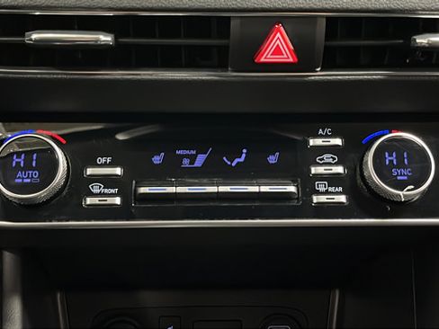 Used 2023 Hyundai Sonata SEL w/ Convenience Package FWD image 18