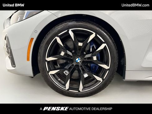 Used 2025 BMW M440i Coupe RWD image 2