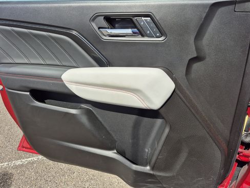 Used 2024 GMC Canyon AT4X image 15