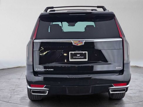 Used 2024 Cadillac Escalade ESV Premium Luxury Platinum AWD/4WD image 4