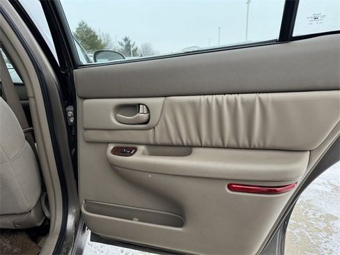 Used 2005 Buick Century Custom image 13