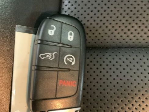 Certified 2020 Jeep Grand Cherokee Limited w/ Luxury Group II image 28