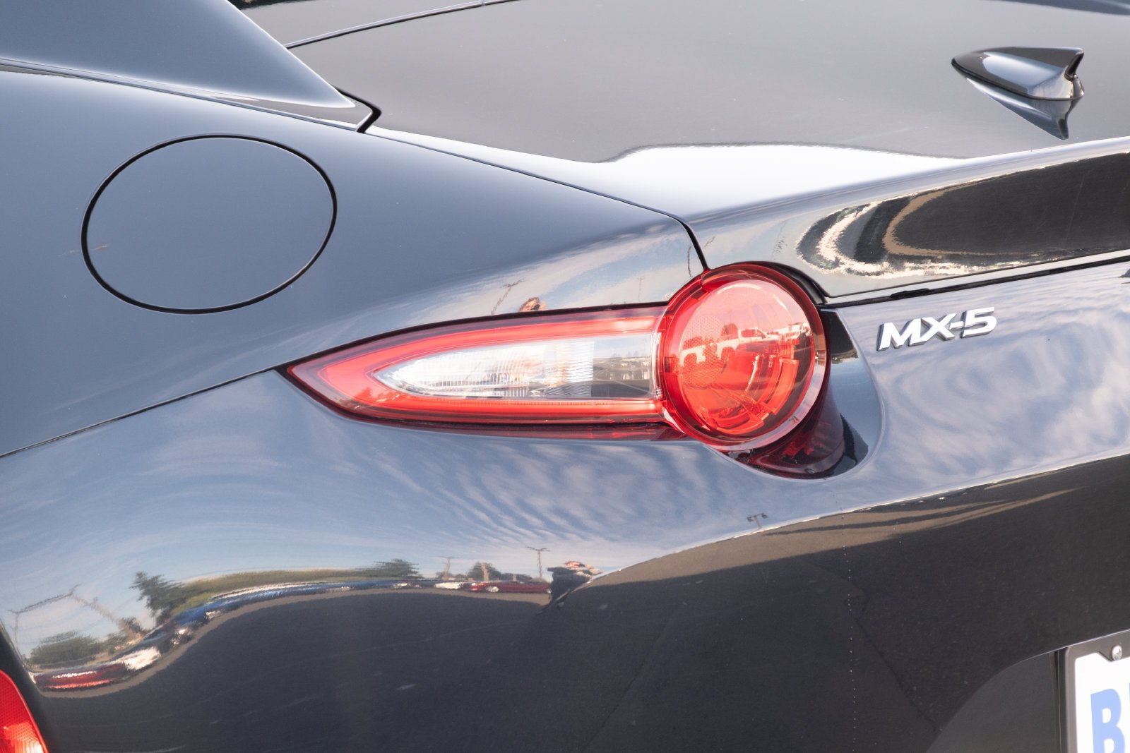 Used 2018 MAZDA MX-5 Miata RF Grand Touring RWD image 18