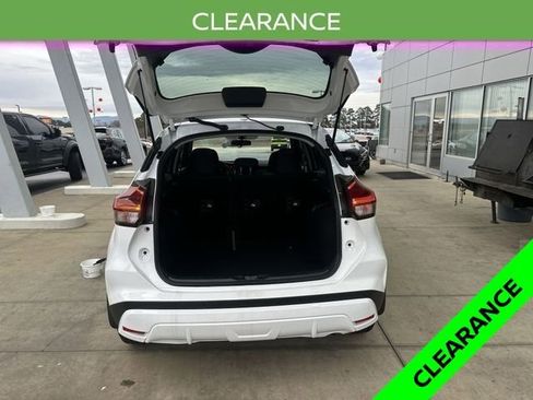 New 2025 Nissan Kicks Play S image 18