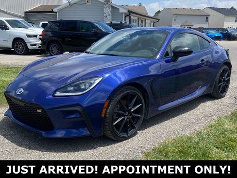 Used 2024 Toyota GR86 Premium RWD image 1