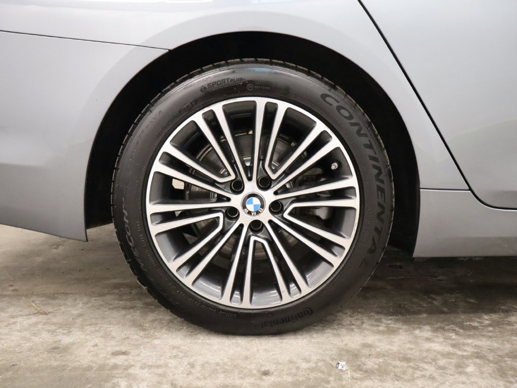 Used 2019 BMW 530e xDrive w/ Convenience Package AWD/4WD image 60