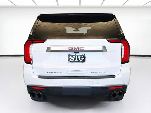 Used 2021 GMC Yukon Denali w/ Denali Premium Package image 5