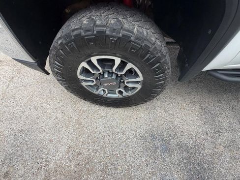 Used 2022 GMC Sierra 2500 SLE w/ SLE Value Package; image 10