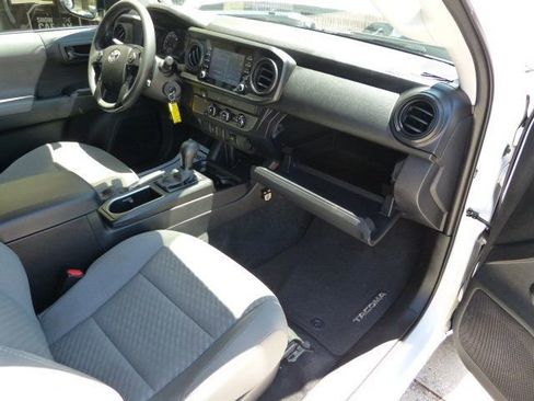 Used 2022 Toyota Tacoma SR image 28