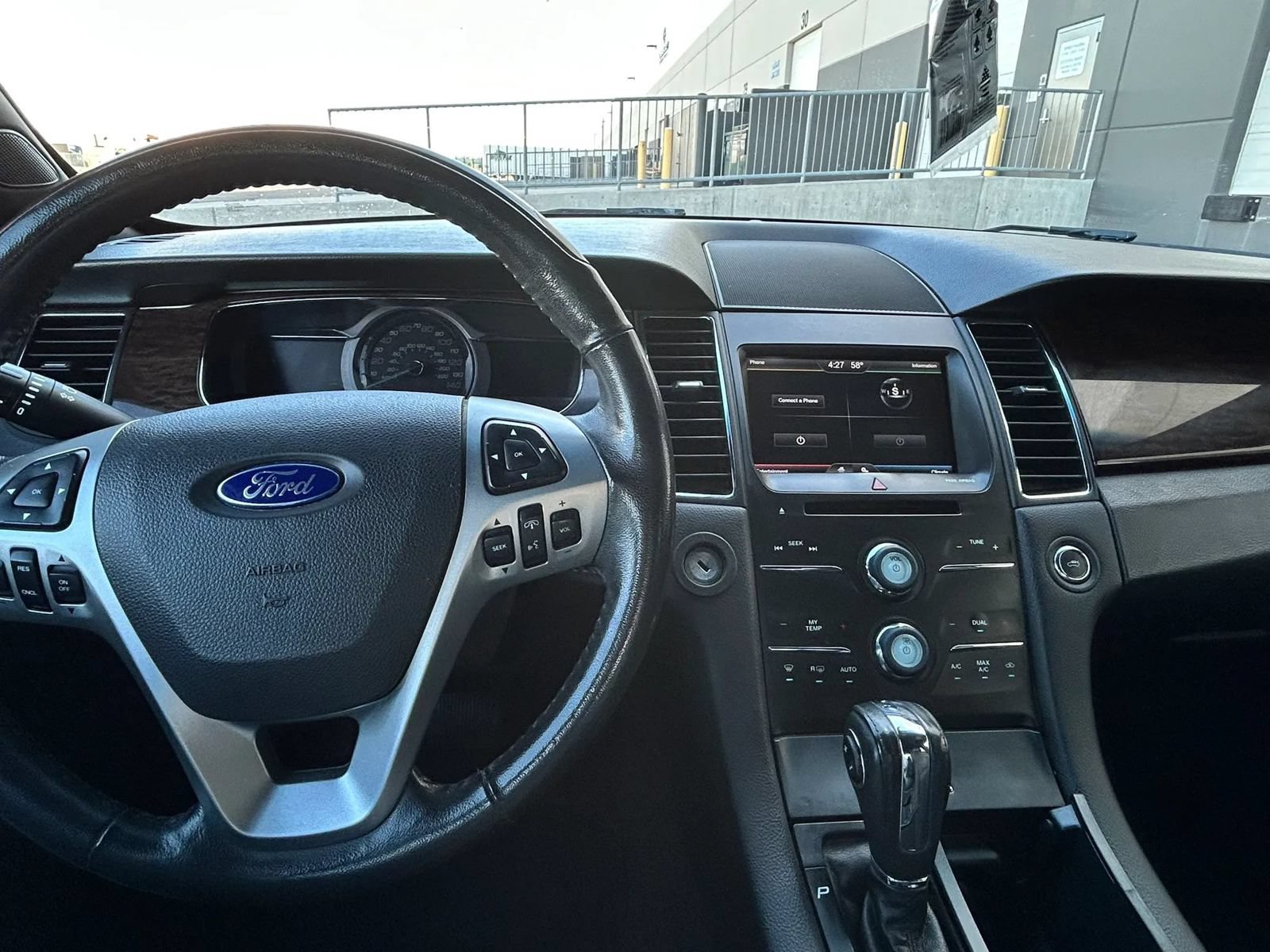 Used 2013 Ford Taurus Limited FWD image 9