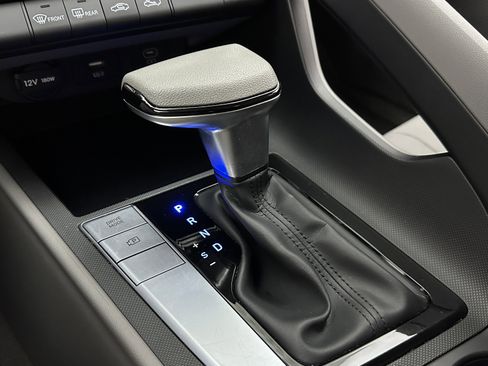 Used 2024 Hyundai Elantra SEL image 14