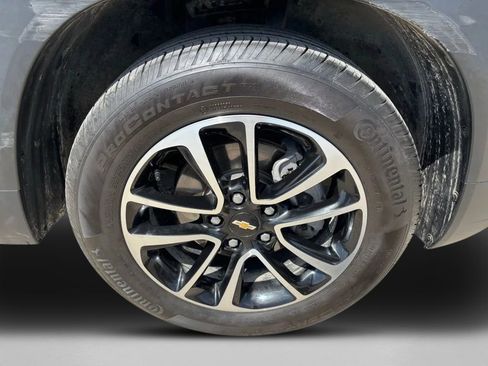 Used 2025 Chevrolet TrailBlazer LT w/ LT Cold Weather Package FWD image 11