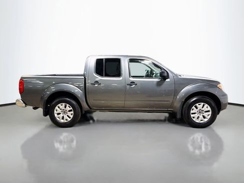 Used 2019 Nissan Frontier SV image 6